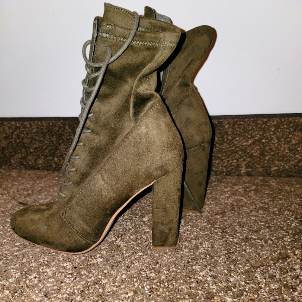 Size 6 Green Velvet Boots
